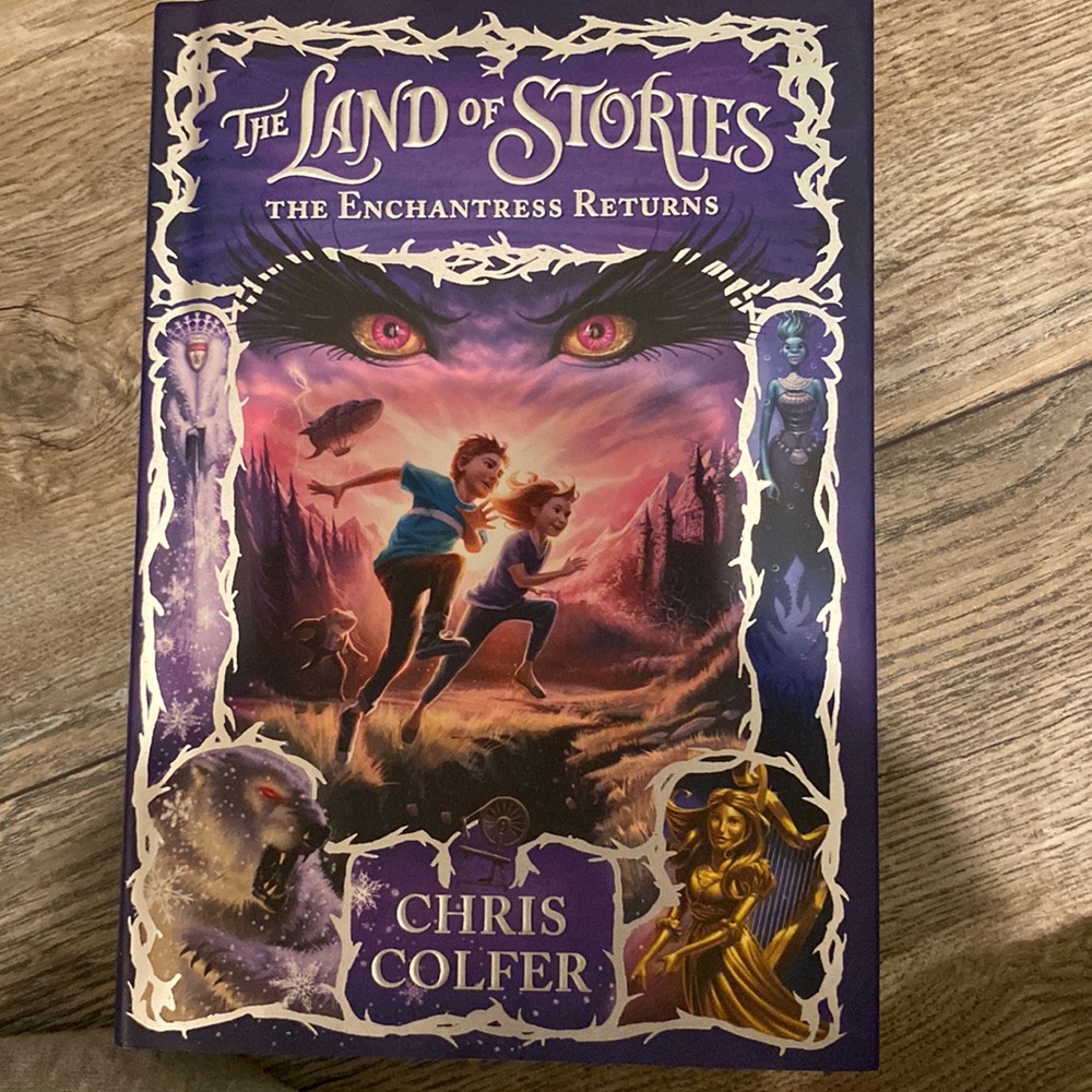 Land of stories book 2